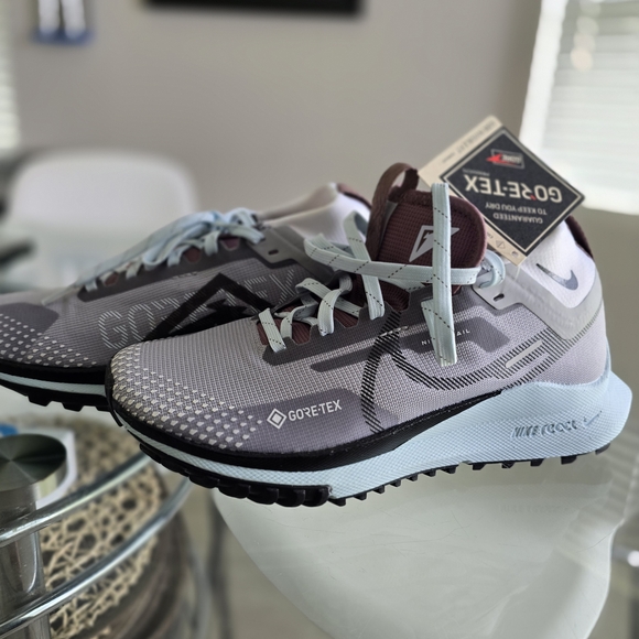 Nike Women's Trail Sneakers Pegasus Trail4 GORETEX- Gray & Light BLUE waterproof - Picture 3 of 9